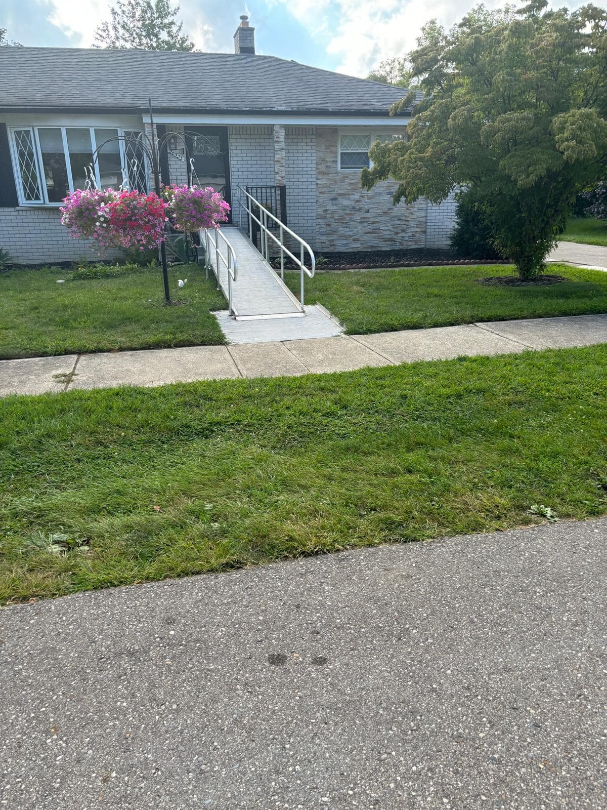 Peaceful Manor Livonia — Front exterior