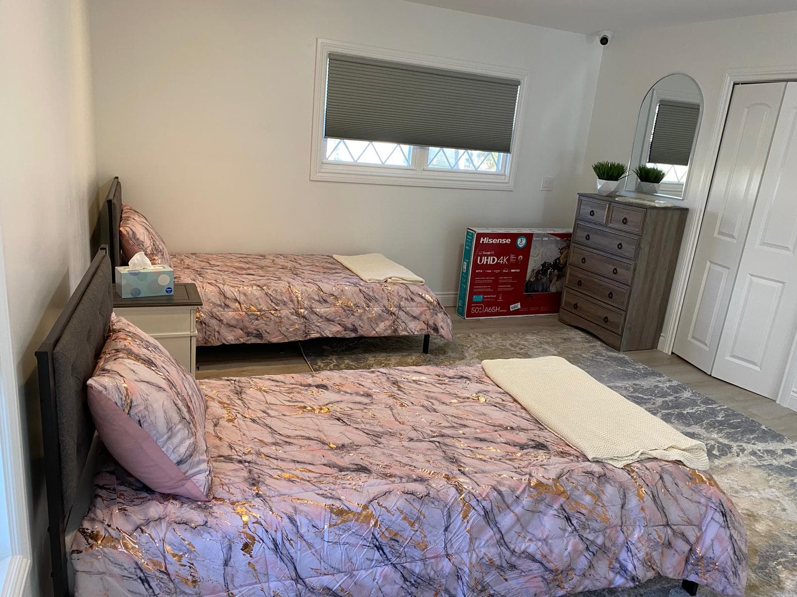 Peaceful Manor Livonia — Resident room